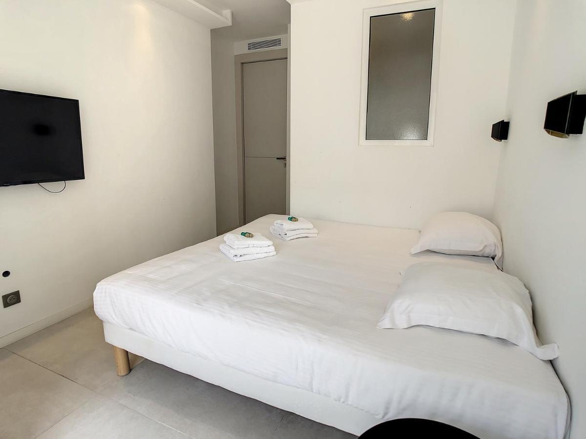 2 Bedroom Grand With Sea View 306 Cannes