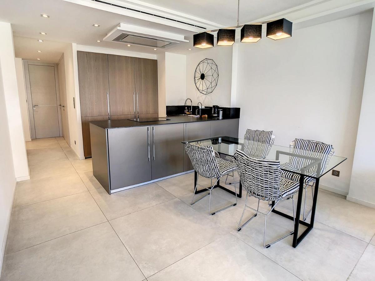 2 Bedroom Grand With Sea View 306 Appartement *