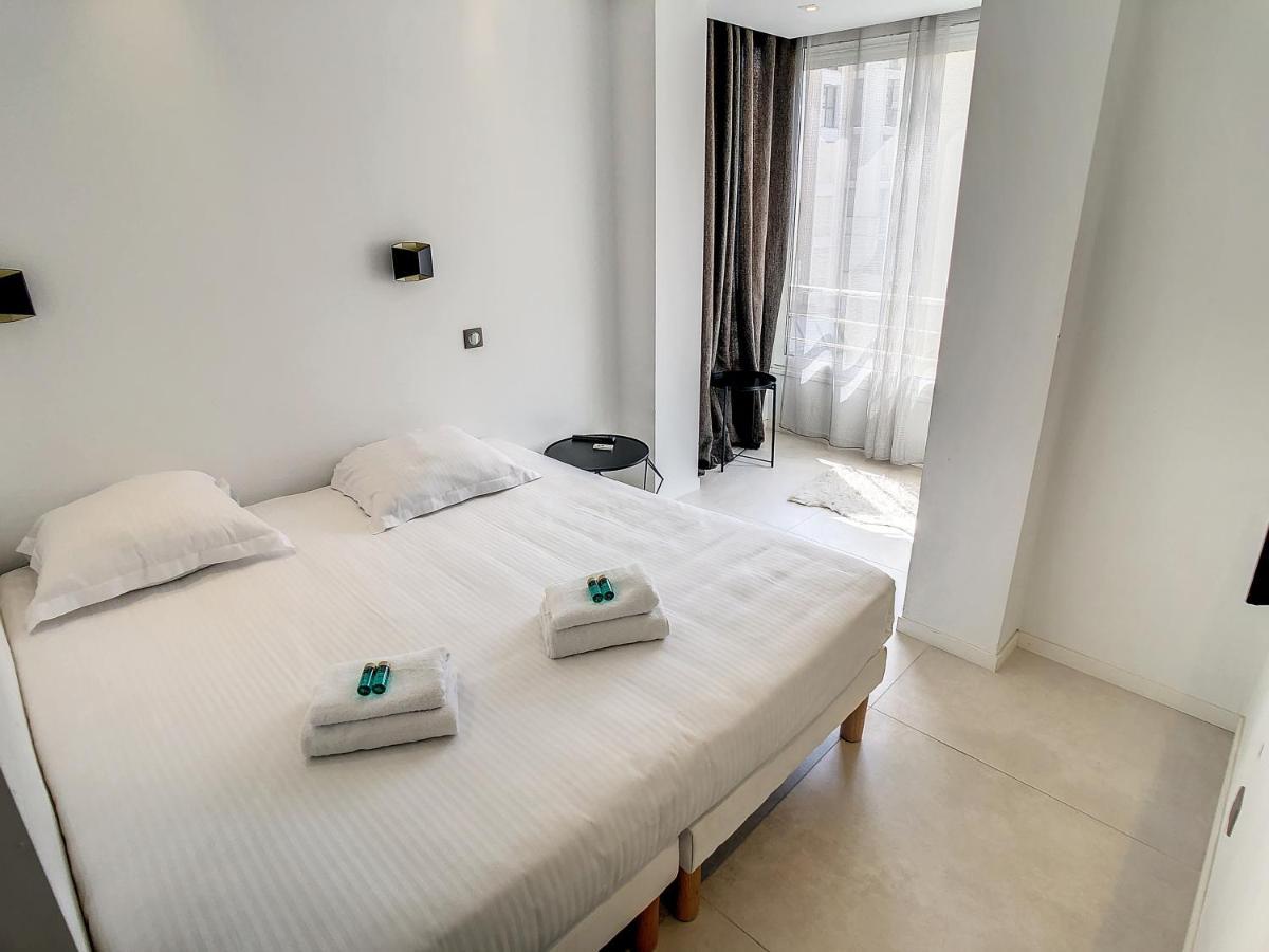 2 Bedroom Grand With Sea View 306 *