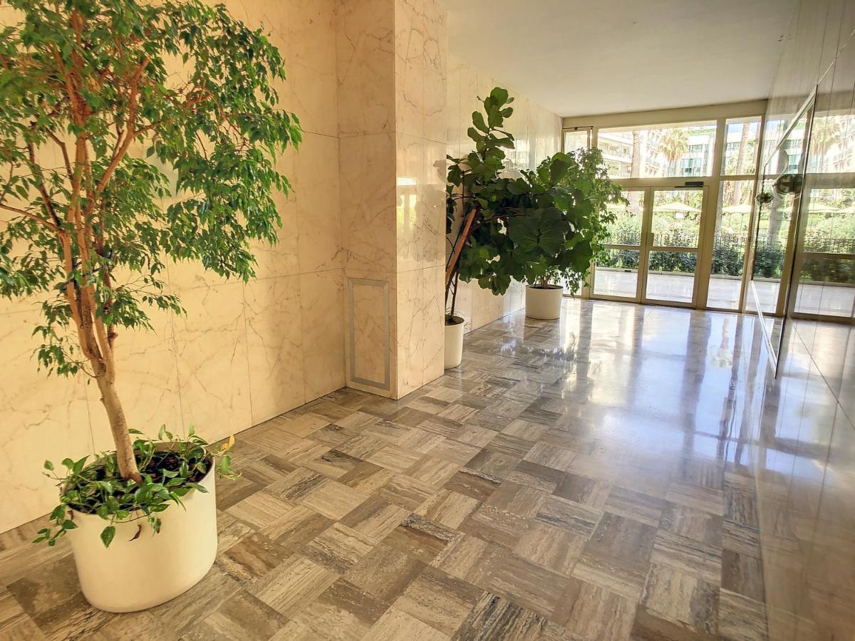 2 Bedroom Grand With Sea View 306 *