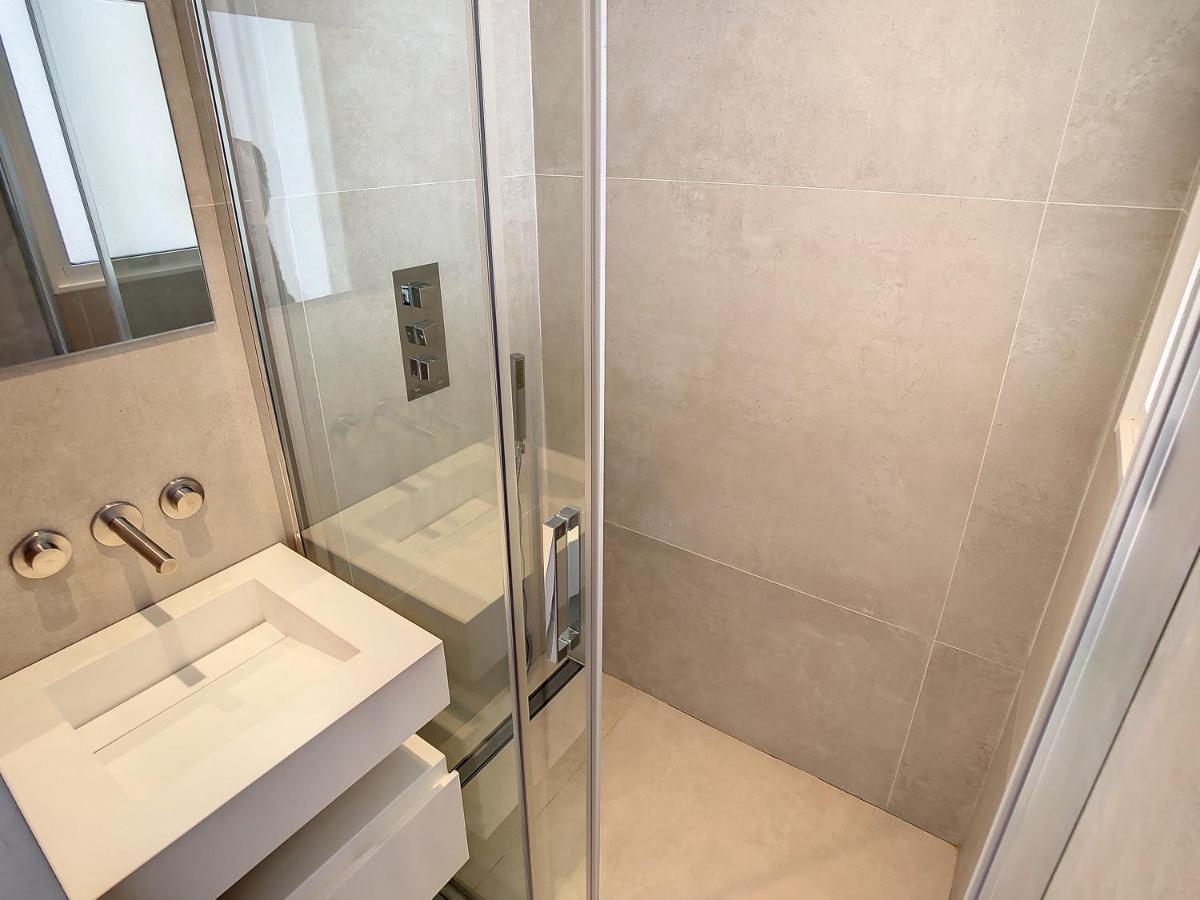 2 Bedroom Grand With Sea View 306 *