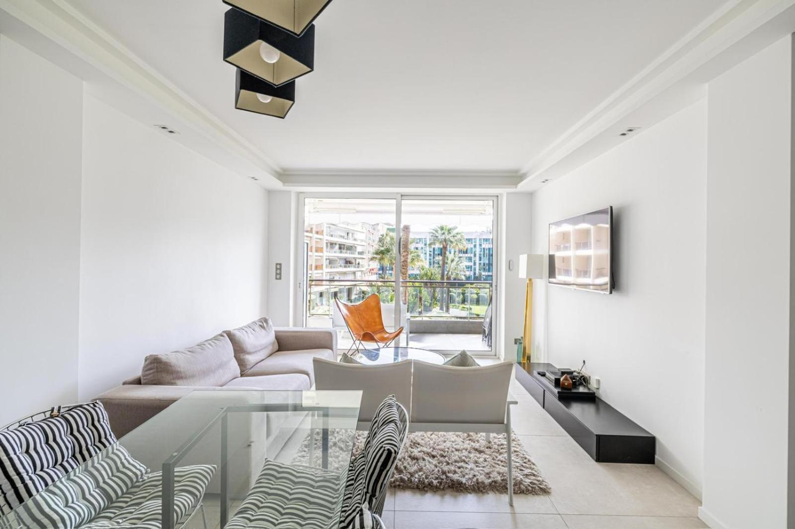2 Bedroom Grand With Sea View 306 Appartement *