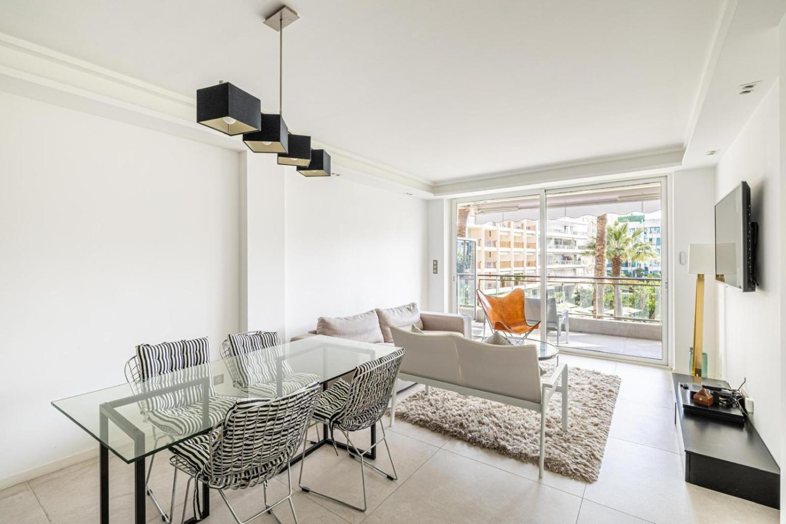 Appartement 2 Bedroom Grand With Sea View 306